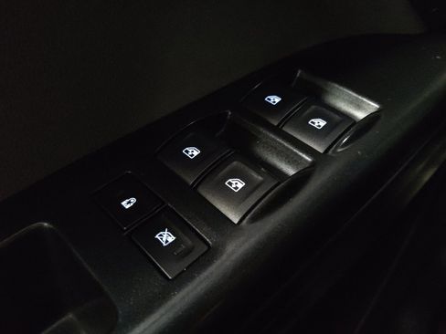 Used 2022 Chevrolet Colorado W/T w/ WT Convenience Package RWD image 27
