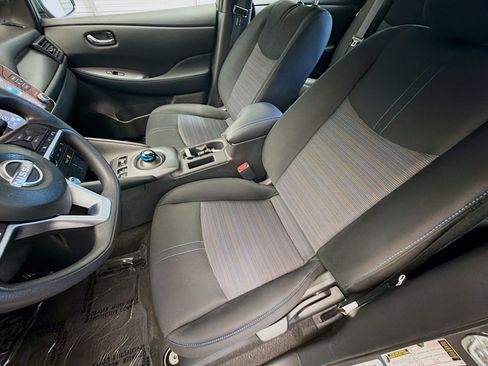 Used 2025 Nissan Leaf S FWD image 11