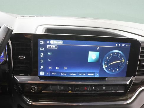 Used 2024 Chevrolet Silverado 1500 RST w/ Redline Edition AWD/4WD image 11