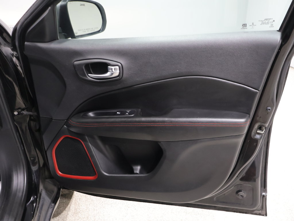 Used 2019 Jeep Compass Trailhawk w/ Leather Interior Group AWD/4WD image 23