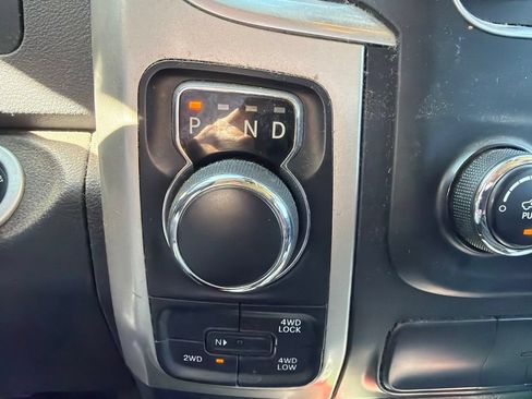 Used 2017 RAM 1500 Classic SLT AWD/4WD image 10
