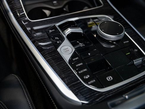 New 2026 BMW X5 xDrive50e w/ M Sport Package image 25