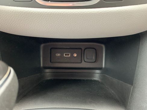 Used 2019 Chevrolet Equinox LS w/ LS Convenience Package AWD/4WD image 19