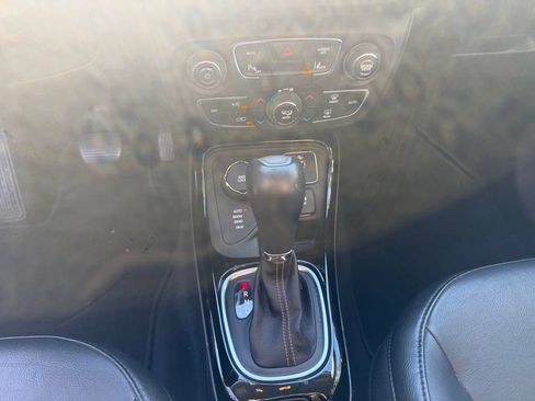 Used 2018 Jeep Compass Limited w/ Navigation Group AWD/4WD image 24