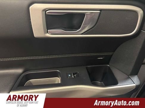 Used 2021 Ford Explorer XLT image 24