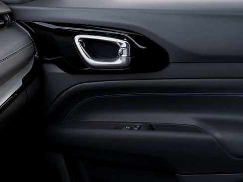 New 2026 Jeep Compass Limited image 25