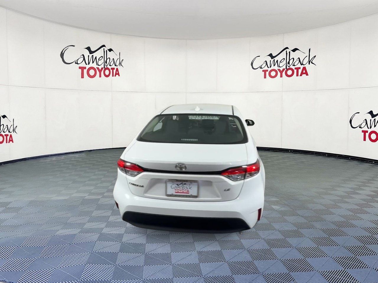 Used 2025 Toyota Corolla LE FWD image 3