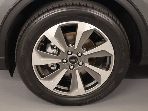 Used 2025 Ford Escape Platinum AWD/4WD image 9