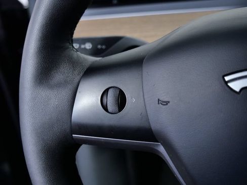Used 2023 Tesla Model Y Long Range AWD/4WD image 28