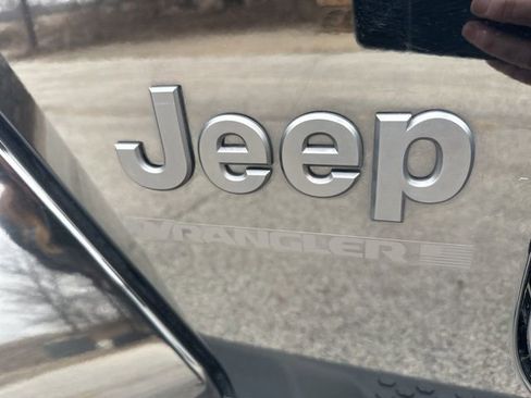 Used 2023 Jeep Wrangler Sahara image 15