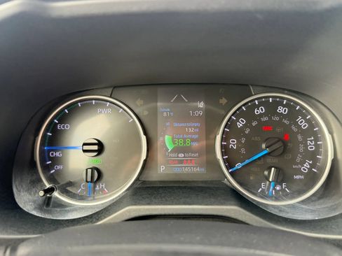 Used 2020 Toyota RAV4 LE w/ All Weather Liner Package AWD/4WD image 16