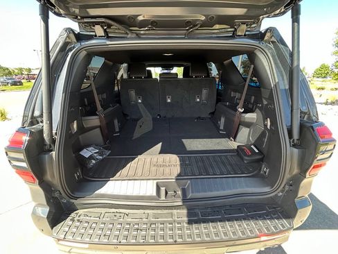 Used 2025 Toyota 4Runner Limited w/ Tow Technology Package AWD/4WD image 28