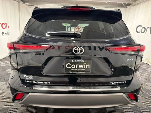 Used 2026 Toyota Highlander Platinum AWD/4WD image 7