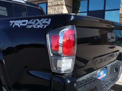 Used 2023 Toyota Tacoma TRD Sport V6 image 18