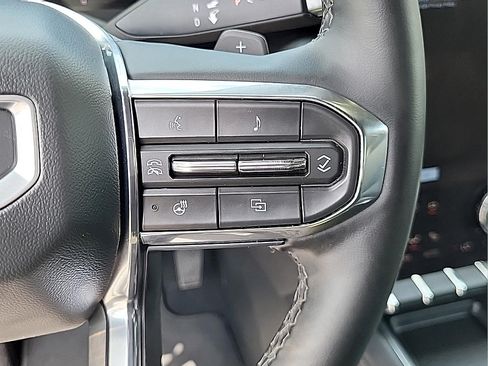 Used 2024 GMC Acadia Elevation AWD/4WD image 18