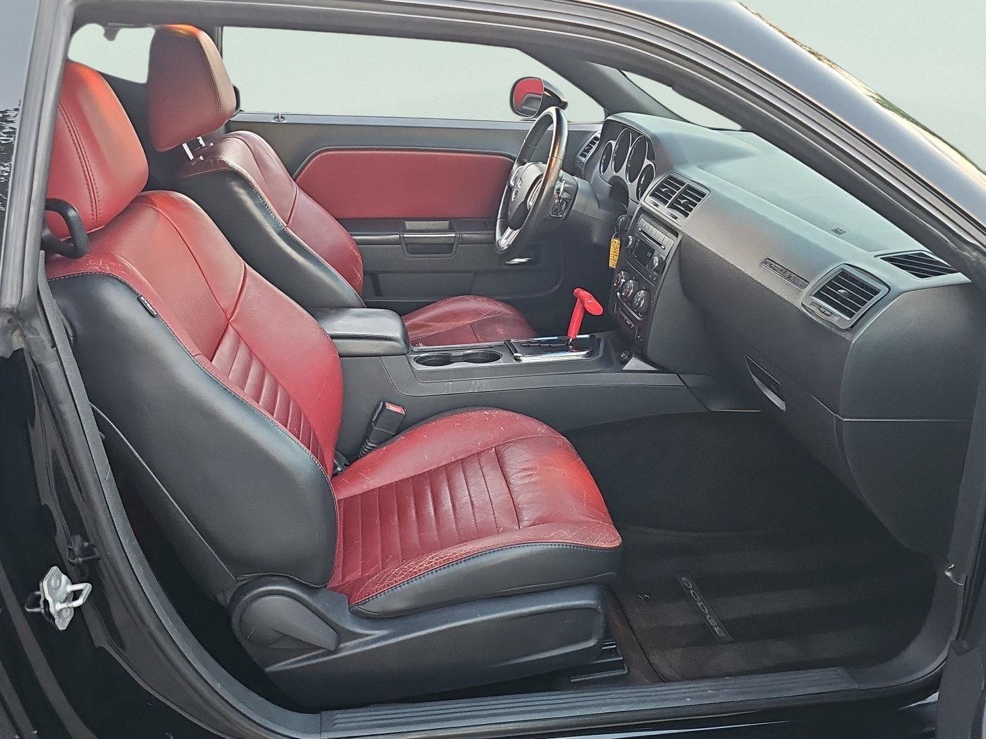 Used 2013 Dodge Challenger SXT RWD image 21