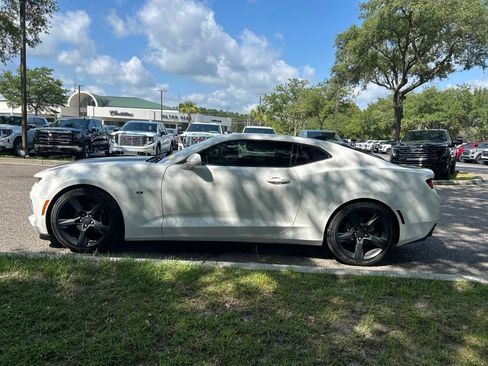 Used 2018 Chevrolet Camaro LT RWD image 1