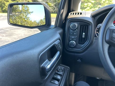Used 2020 Chevrolet Silverado 1500 Custom w/ Custom Value Package AWD/4WD image 10