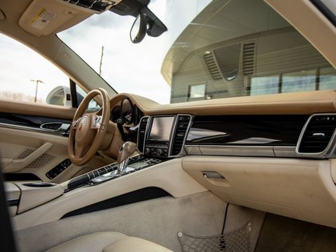 Used 2016 Porsche Panamera Edition image 45