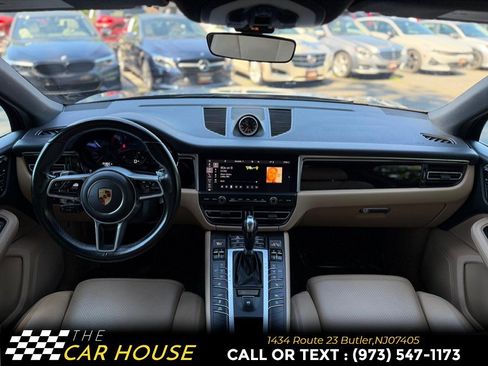 Used 2020 Porsche Macan AWD/4WD image 22