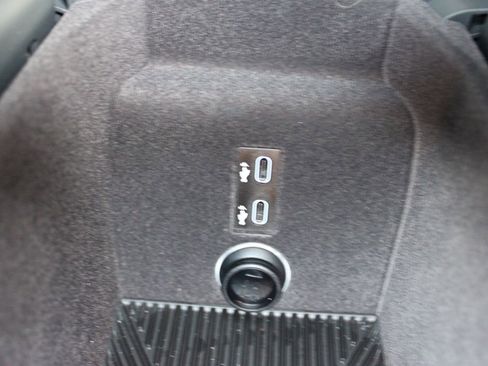 Used 2024 BMW i7 xDrive60 image 49