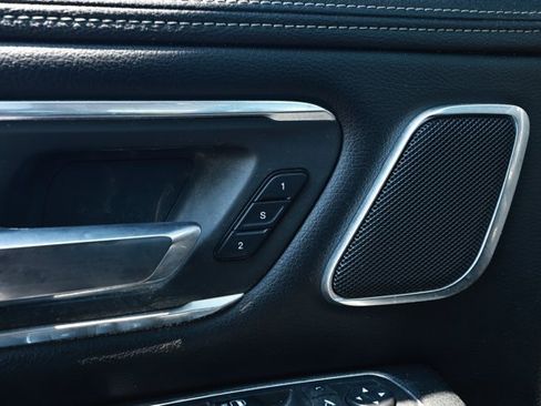 Used 2019 RAM 1500 Laramie AWD/4WD image 21