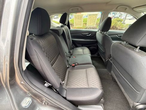Used 2017 Nissan Rogue S AWD/4WD image 35