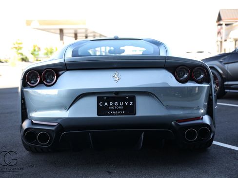 Used 2019 Ferrari 812 Superfast RWD image 16