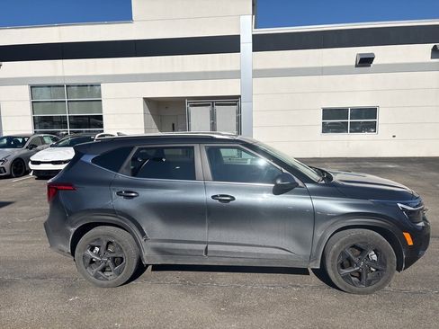 Certified 2026 Kia Seltos EX w/ EX Sunroof Package image 8