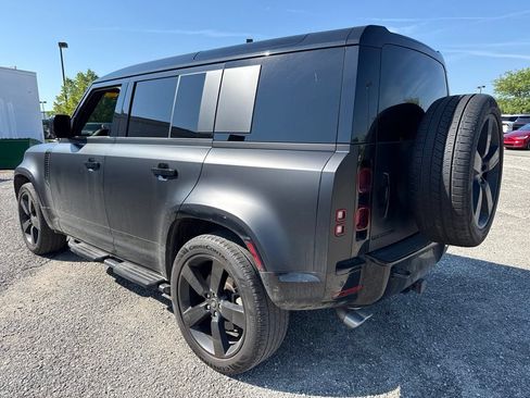 Used 2025 Land Rover Defender 110 X-Dynamic SE AWD/4WD image 7