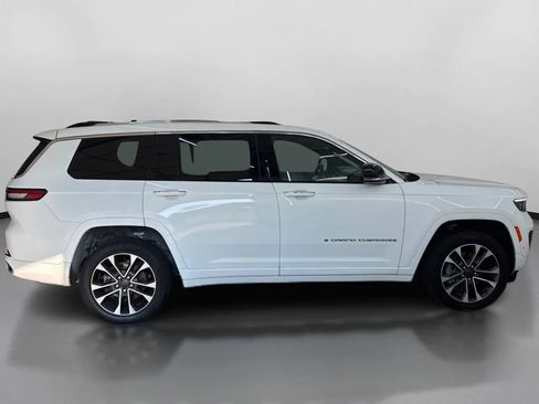 Used 2023 Jeep Grand Cherokee L Overland w/ Advanced Protech Group III AWD/4WD image 11