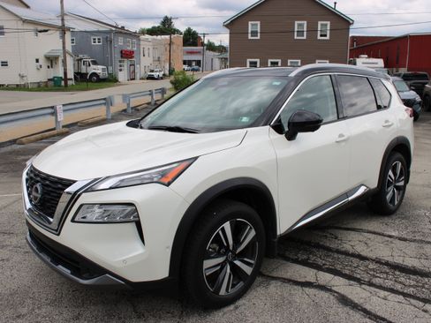 Certified 2023 Nissan Rogue SL w/ SL Premium Package AWD/4WD image 1
