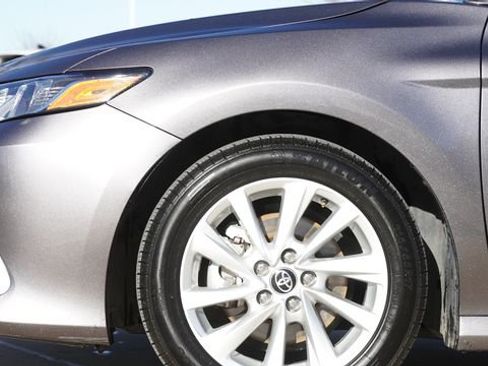 Used 2024 Toyota Camry LE image 5