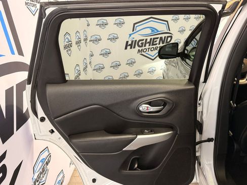 Used 2017 Jeep Cherokee Overland w/ Heavy Duty Protection Group image 15