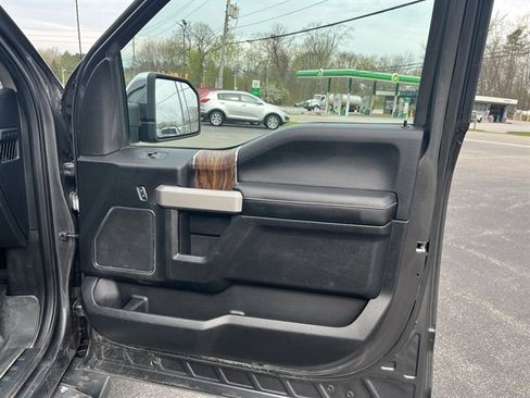 Used 2018 Ford F150 Lariat AWD/4WD image 38