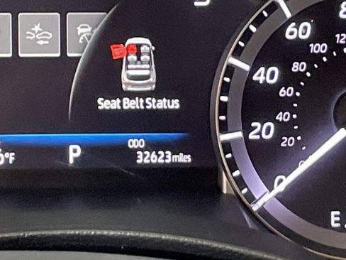 Used 2023 Toyota Highlander XLE FWD image 22