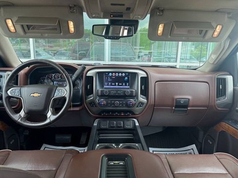 Used 2016 Chevrolet Silverado 1500 High Country w/ High Country Premium Package AWD/4WD image 8