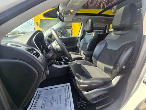 Used 2018 Jeep Compass Latitude w/ Popular Equipment Group image 12