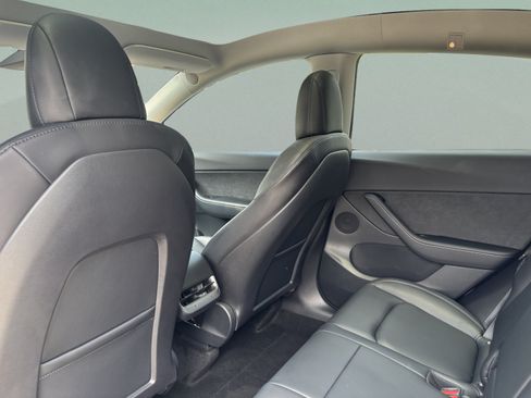 Used 2022 Tesla Model Y Performance AWD/4WD image 31