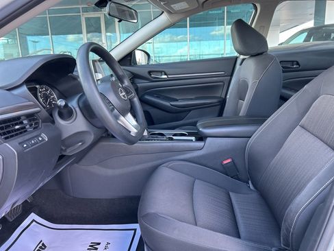 Used 2024 Nissan Altima 2.5 SV image 12