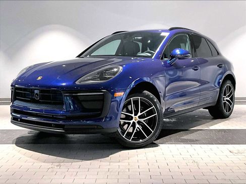 Used 2025 Porsche Macan image 1