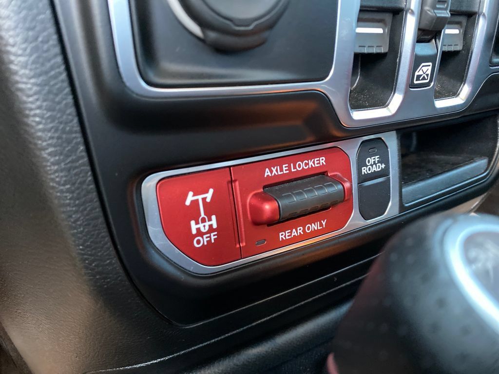 Used 2022 Jeep Gladiator Mojave w/ LED Lighting Group AWD/4WD image 33