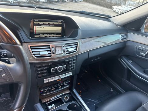 Used 2014 Mercedes-Benz E 350 Sedan image 29