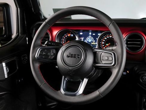 Used 2023 Jeep Wrangler Unlimited Rubicon AWD/4WD image 16