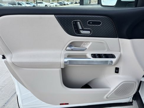 Used 2025 Mercedes-Benz GLB 250 4MATIC w/ Winter Package image 12