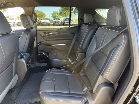 New 2026 Chevrolet Traverse High Country image 25