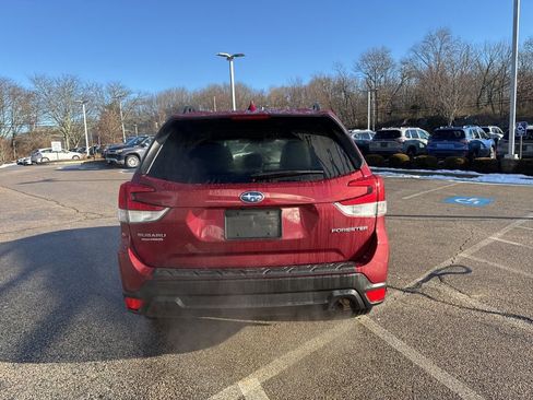 Used 2023 Subaru Forester Premium image 4