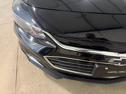 Used 2018 Chevrolet Malibu Premier w/ Premier Sun and Wheel Package FWD image 5