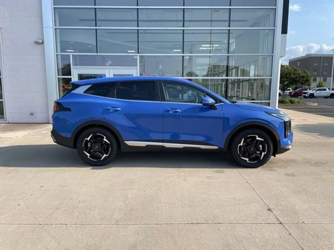 New 2026 Kia Sportage EX FWD image 4