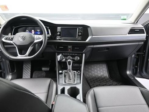 Used 2023 Volkswagen Jetta SE FWD image 14